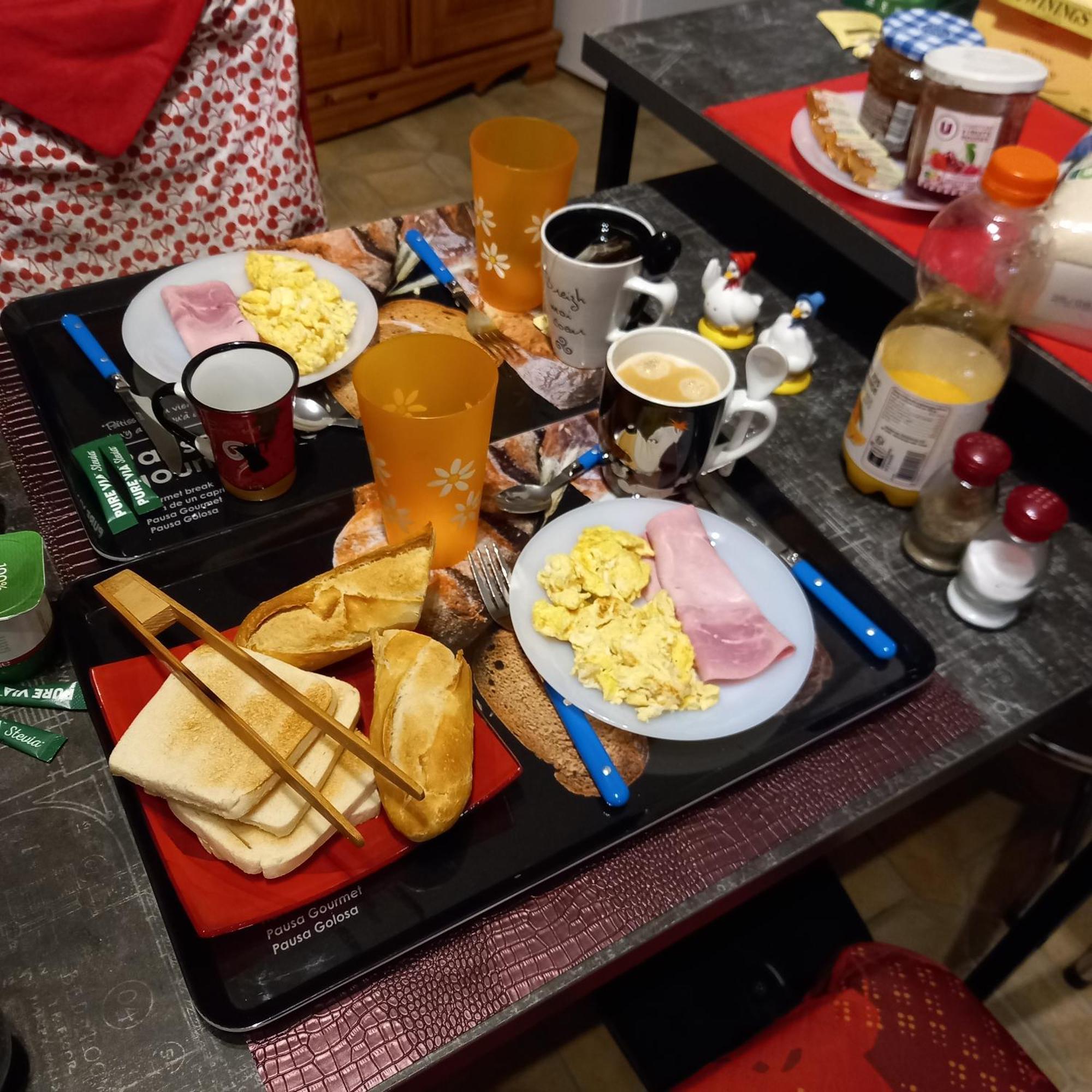 Une Chouette Maison Arcay  Buitenkant foto