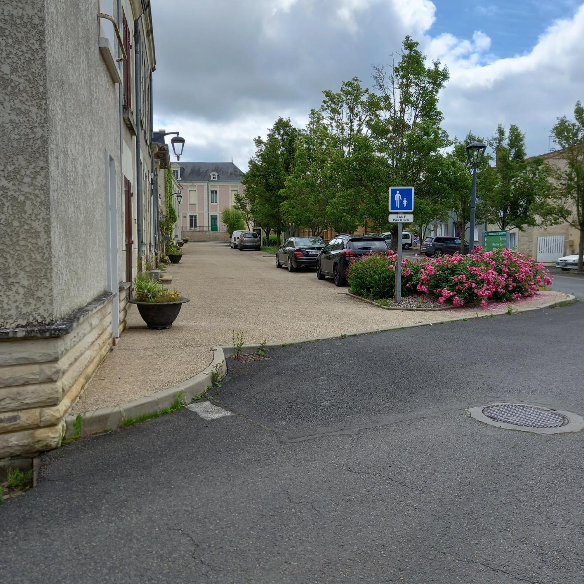 Une Chouette Maison Arcay  Buitenkant foto